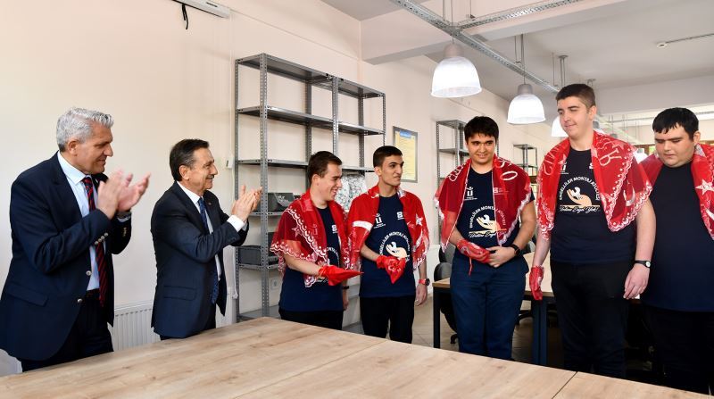 ÜLKEMİZ SİZLERLE GURUR DUYUYOR