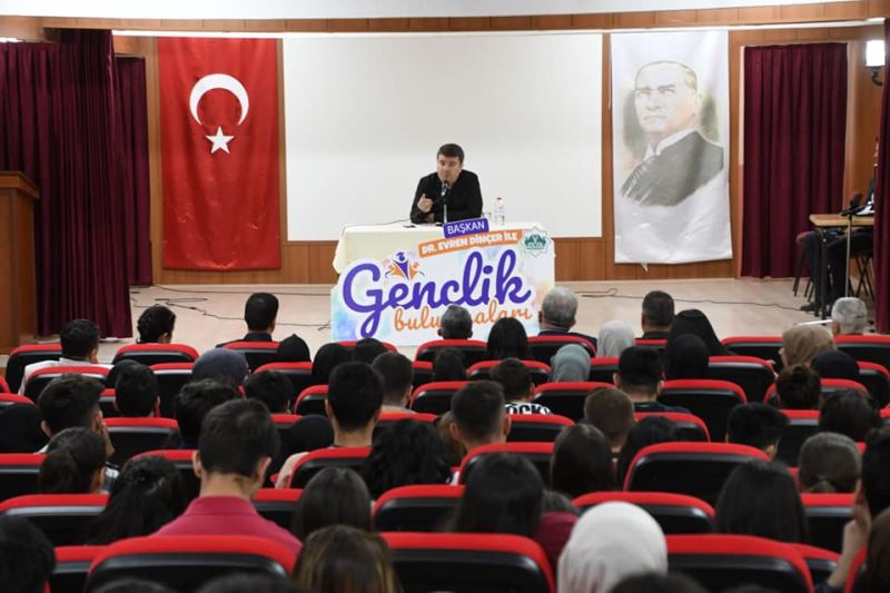 GENÇLİK BULUŞMALARI PROGRAMINA YUNUS EMRE ANADOLU LİSESİNDE DEVAM EDİLDİ